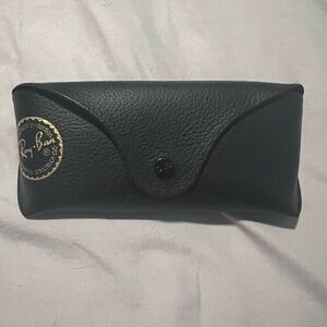 Black ray ban glasses case